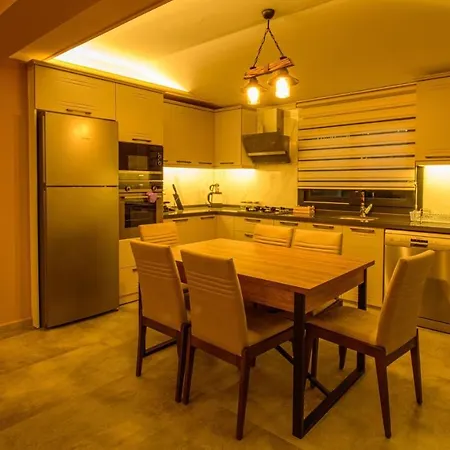 Soeguet 2 - 4 Bedroom With Jacuzzi In Fethiye