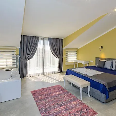 Söğüt 2 - 4 Bedroom With Jacuzzi In *