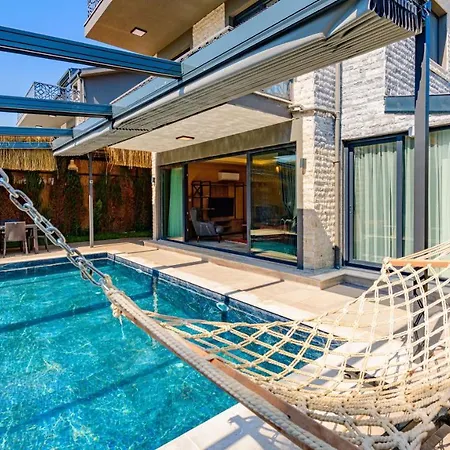Söğüt 2 - 4 Bedroom With Jacuzzi In
