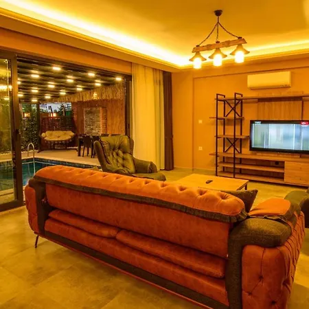 Söğüt 2 - 4 Bedroom With Jacuzzi In *