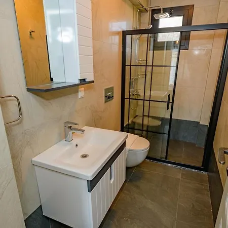 Söğüt 2 - 4 Bedroom With Jacuzzi In