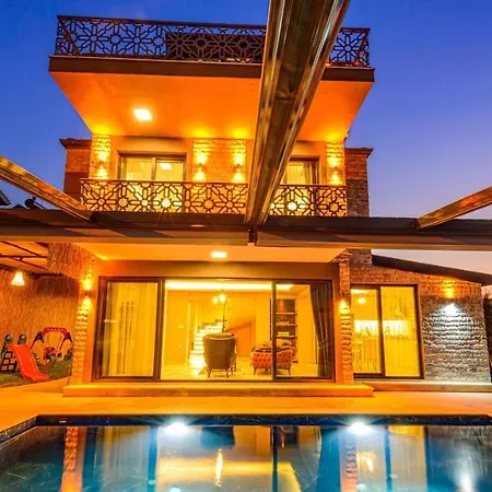 Söğüt 2 - 4 Bedroom With Jacuzzi In *