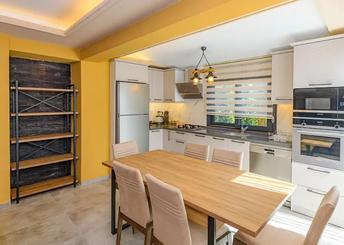 Söğüt 2 - 4 Bedroom With Jacuzzi In