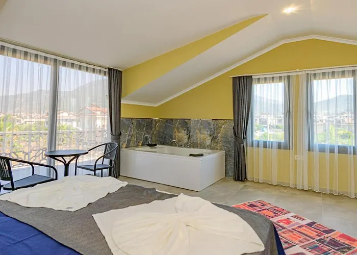 Villa Söğüt 2 - 4 Bedroom With Jacuzzi In