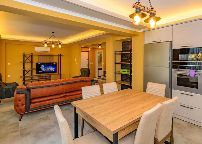 Soeguet 2 - 4 Bedroom With Jacuzzi In Villa Fethiye