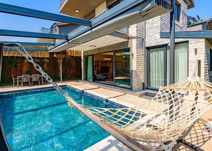 Söğüt 2 - 4 Bedroom With Jacuzzi In