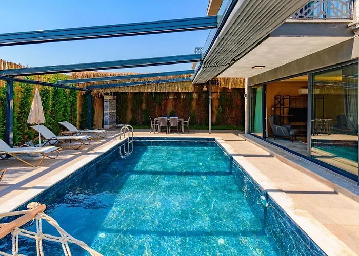 Söğüt 2 - 4 Bedroom With Jacuzzi In *