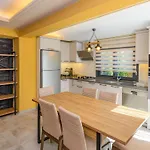 Soeguet 2 - 4 Bedroom With Jacuzzi In