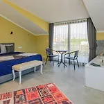 Soeguet 2 - 4 Bedroom With Jacuzzi In * Фетхие