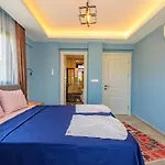 Soeguet 2 - 4 Bedroom With Jacuzzi In Фетхие