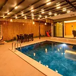 Вилла Soeguet 2 - 4 Bedroom With Jacuzzi In