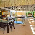 Soeguet 2 - 4 Bedroom With Jacuzzi In * Фетхие