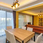 Soeguet 2 - 4 Bedroom With Jacuzzi In * Фетхие