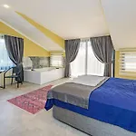 Soeguet 2 - 4 Bedroom With Jacuzzi In * Фетхие
