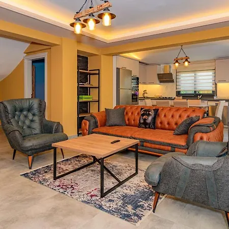 Soeguet 2 - 4 Bedroom With Jacuzzi In * Fethiye